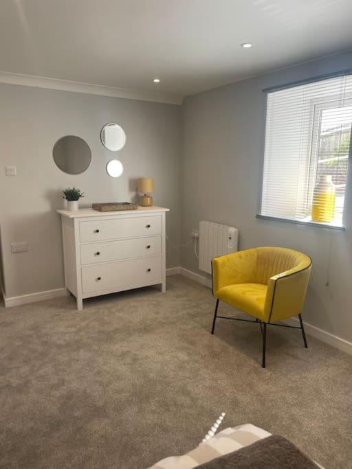 Sunny Corner - Lovely 2 Bedroom Appt Redruth